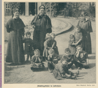 Flüchtlingskinder mit ihren Betreuerinnen, Erster Weltkrieg