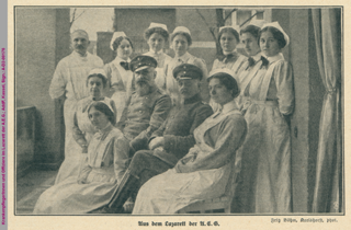 KrankenpflegerInnen und Offiziere im Lazarett der A.E.G.
