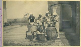 Frauen bei der Sauerkrautherstellung, Freiwilliger Arbeitsdienst