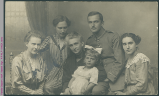 Gruppenbild der Familie von Lotte Geppert