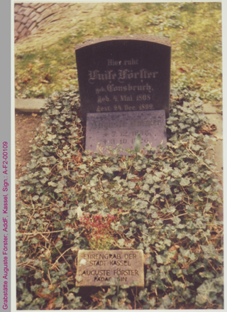 Grabstätte von Auguste und Luise Förster auf dem Kasseler Hauptfriedhof
