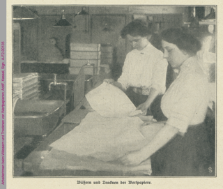 Arbeiterinnen beim Wässern und Trocknen von Wertpapieren, Reichsdruckerei Berlin