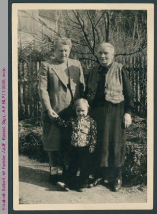 Elisabeth Selbert mit Mutter und Enkeltochter